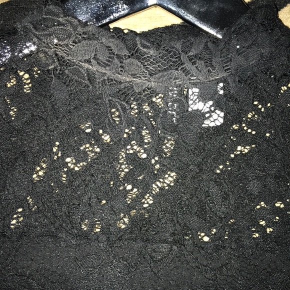 Black lace top - Picture 4 of 5